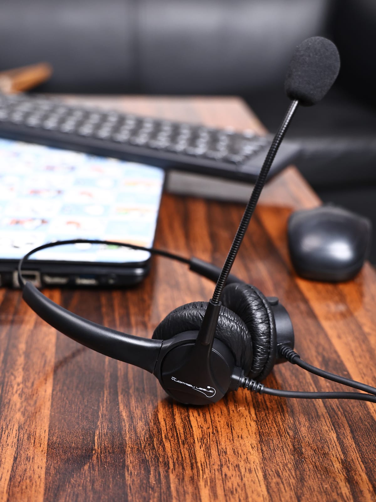 920 headsets — view 1